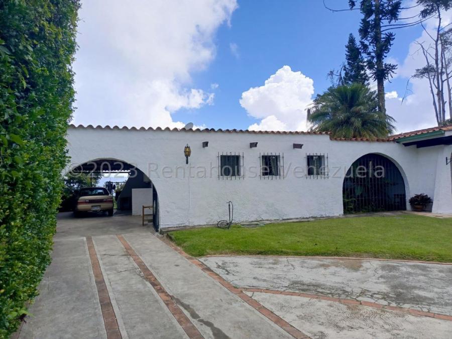 Hermosa casa Colonia de una Sola Planta en Venta Altos de la Peña, San Antonio de los Altos 24-9645