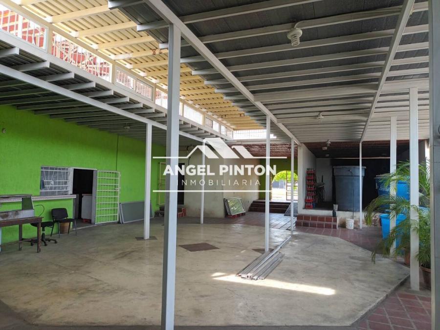 LOCAL COMERCIAL VENTA CIRCUNVALACIÓN No. 2 MARACAIBO API 11223