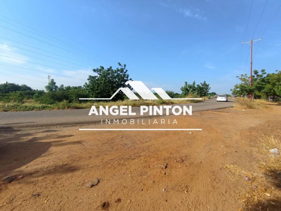 TERRENO EN VENTA VÍA AL AEROPUERTO MARACAIBO API 6725