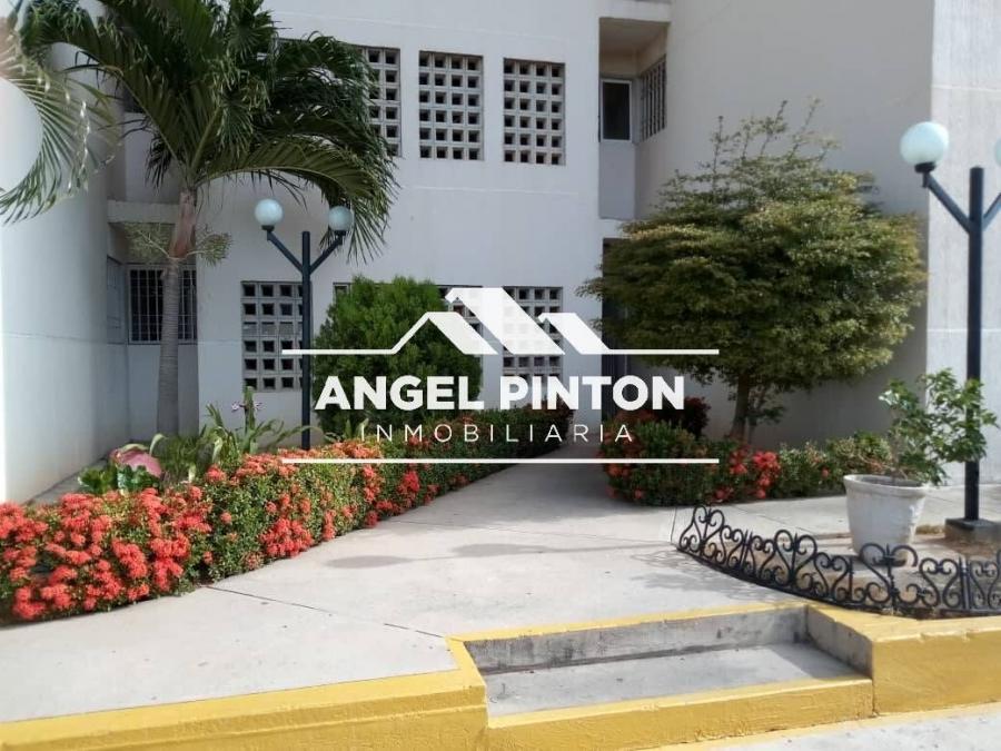  APARTAMENTO EN VENTA EN LA MACANDONA MARACAIBO API 6739