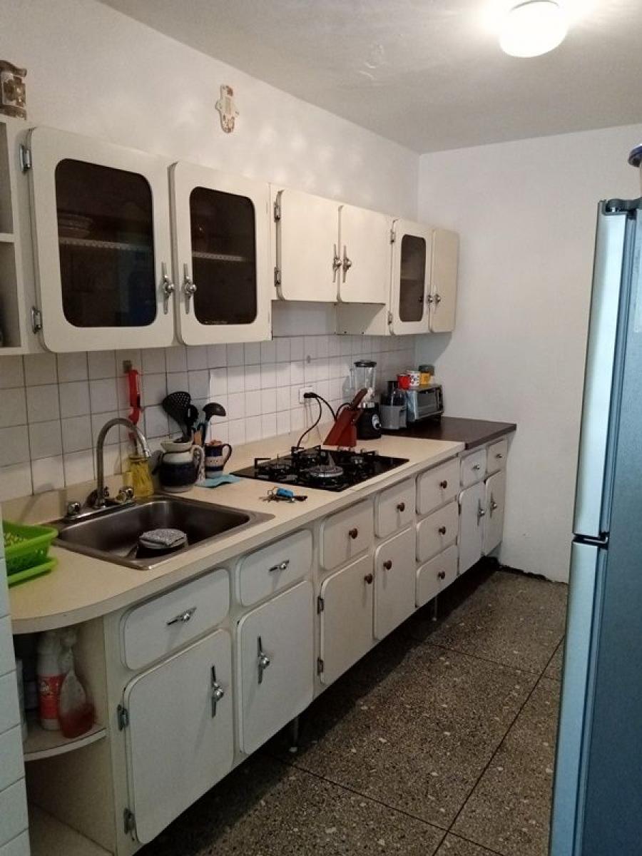 Foto Apartamento en Venta en SAN JOSE, Urb. El Trigal, Carabobo - U$D 18.000 - APV199557 - BienesOnLine