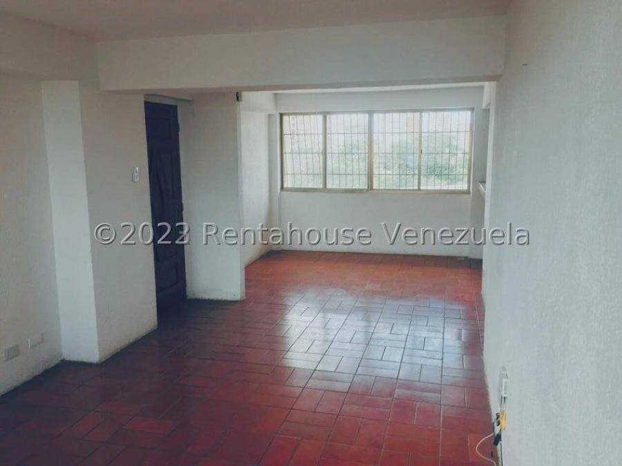 24-7180 VENTA DE APARTAMENTO EN RES MIARADOR DEL LAGO....KAREMBERNAL