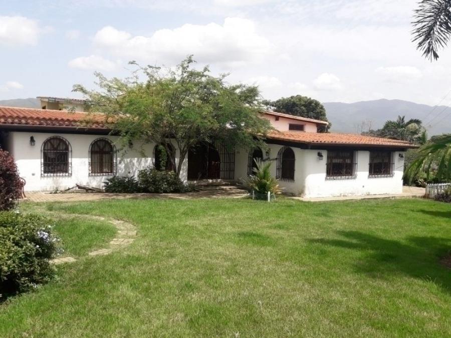 327730 Casa en Venta en Colinas de Guataparo