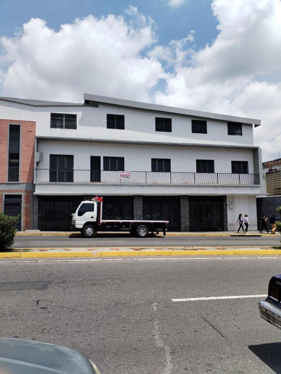 Foto Local en Alquiler en Mercedes Diaz, Av bolívar Valera, Trujillo - U$D 1.400 - LOA237085 - BienesOnLine