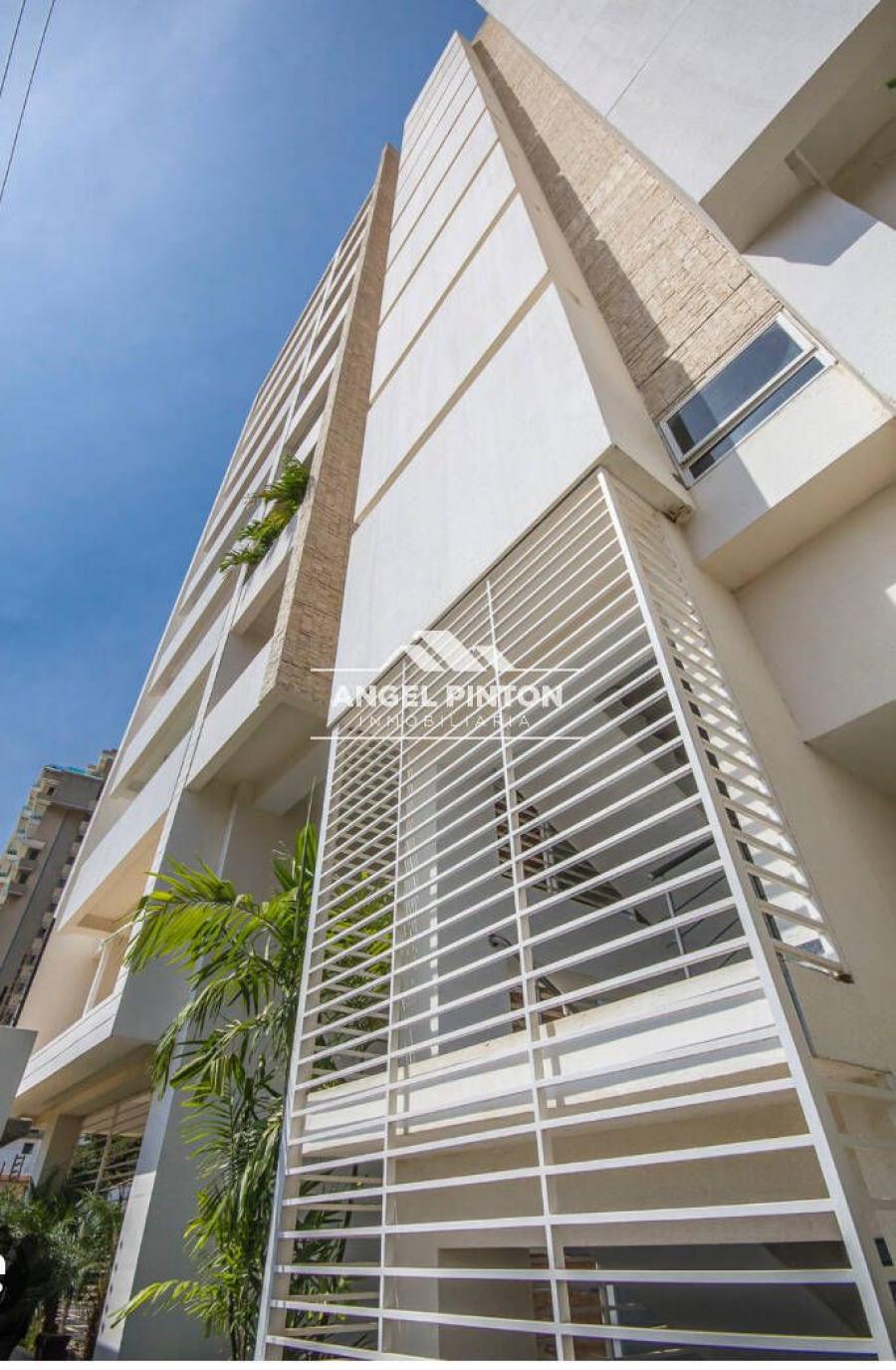 Foto Apartamento en Alquiler en Avenida El Milagro, Maracaibo, Zulia - U$D 550 - APA232416 - BienesOnLine