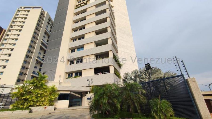 Apartamento amoblado en alquiler con pozo, planta, piscina en Zona Este