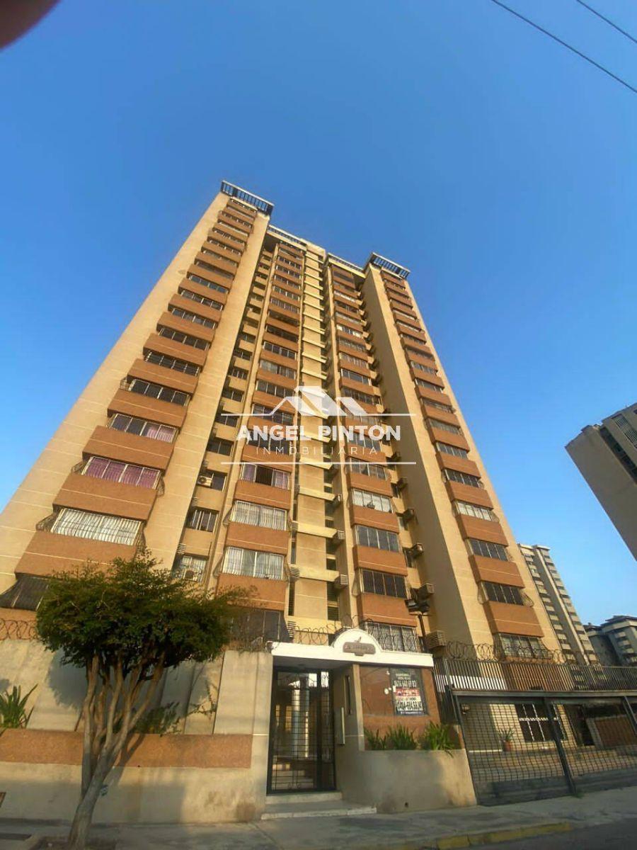 Foto Apartamento en Alquiler en Avenida Cecilio Acosta, Maracaibo, Zulia - U$D 300 - APA232536 - BienesOnLine