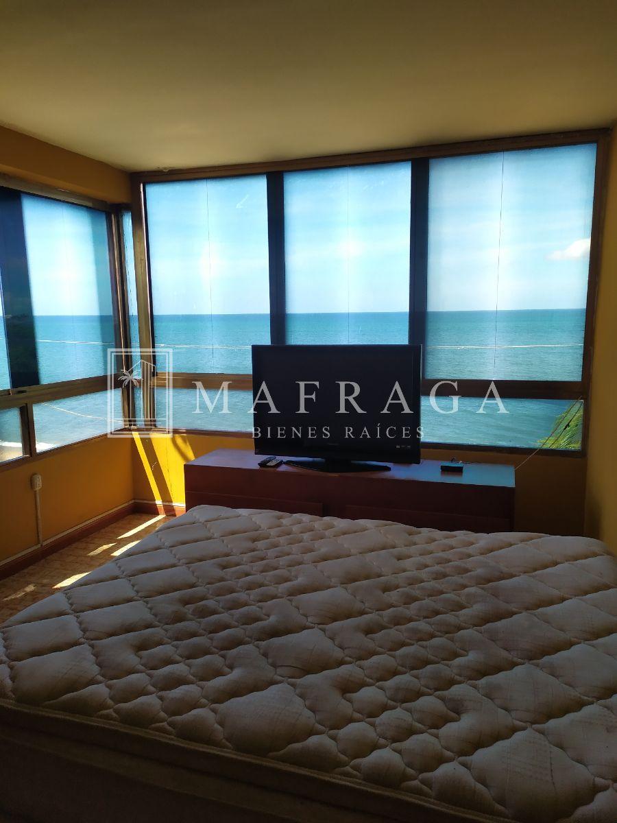 Apartamento en alquiler con vista al mar Av universidad Cumaná