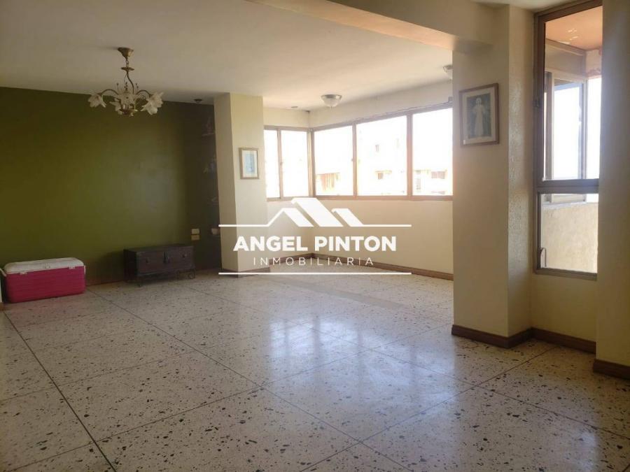 APARTAMENTO EN ALQUILER EN AV EL MILAGRO MARACAIBO API 6476