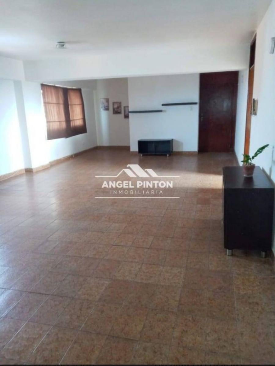 APARTAMENTO EN ALQUILER EN AV LAS DELICIAS MARACAIBO API 0152