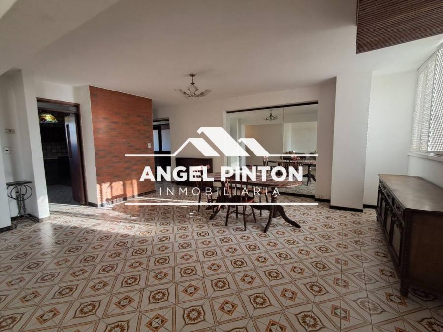 APARTAMENTO EN ALQUILER EN AV LAS DELICIAS MARACAIBO API 0181