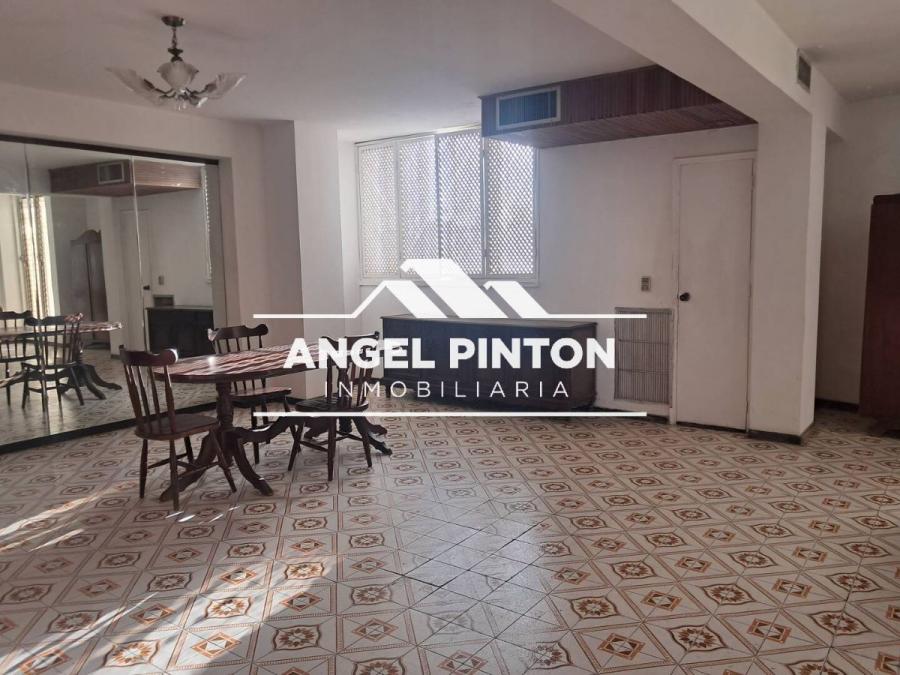 APARTAMENTO EN ALQUILER EN AV LAS DELICIAS MARACAIBO API 0181