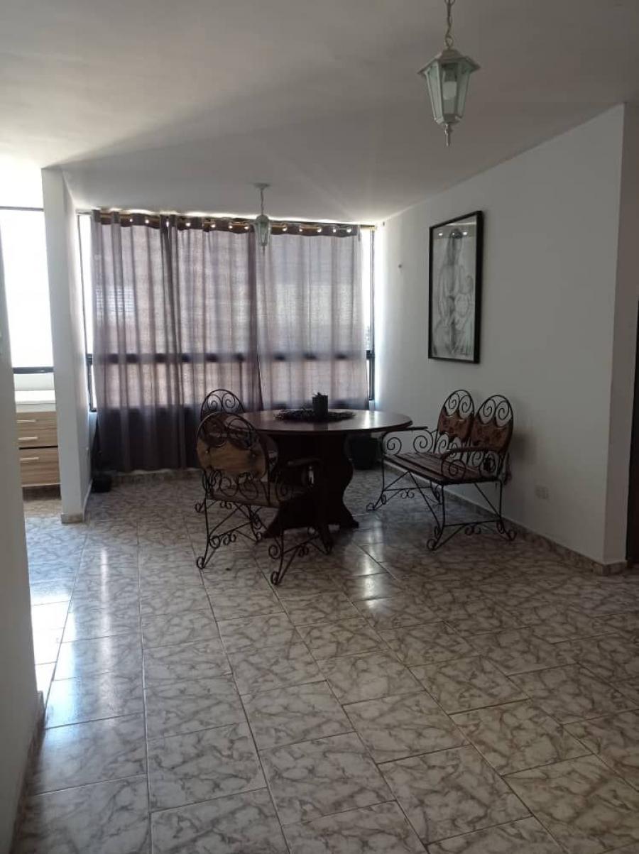 APARTAMENTO EN ALQUILER EN SAN DIEGO RES. VALLE TOPACIO. LUISA MEZONES