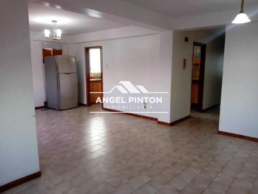 APARTAMENTO EN ALQUILER RES LA MUCHACHERA MARACAIBO API 7450 