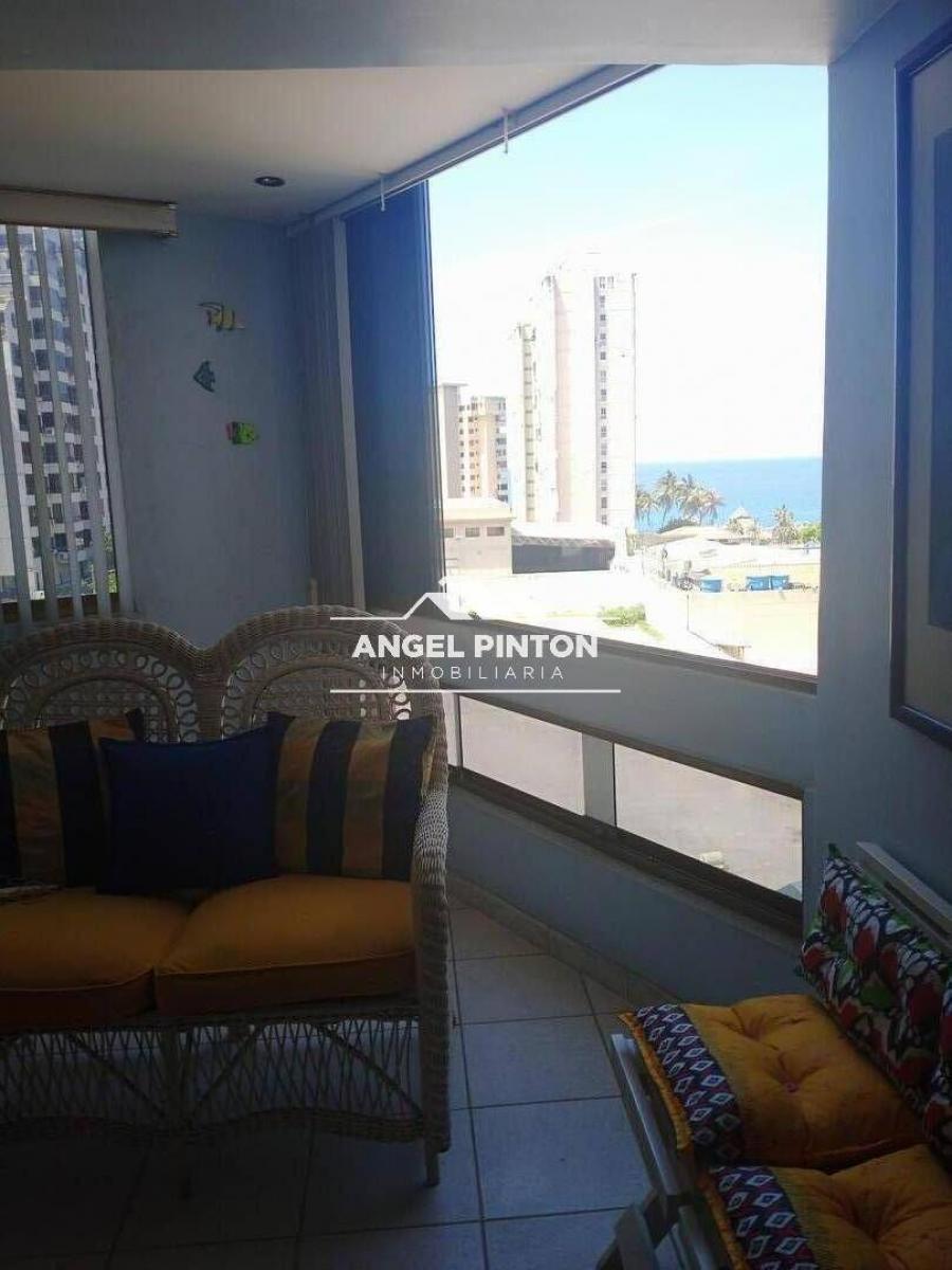 APARTAMENTO EN PUNTA BRISAS , URB 15 LETRAS MACUTO/ LA GUAIRA API 5795