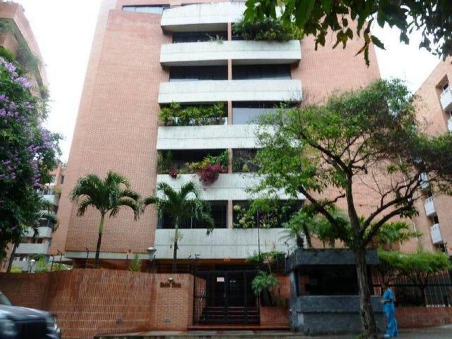 Apartamento en Venta Campo Alegre - Caracas # 24-25437