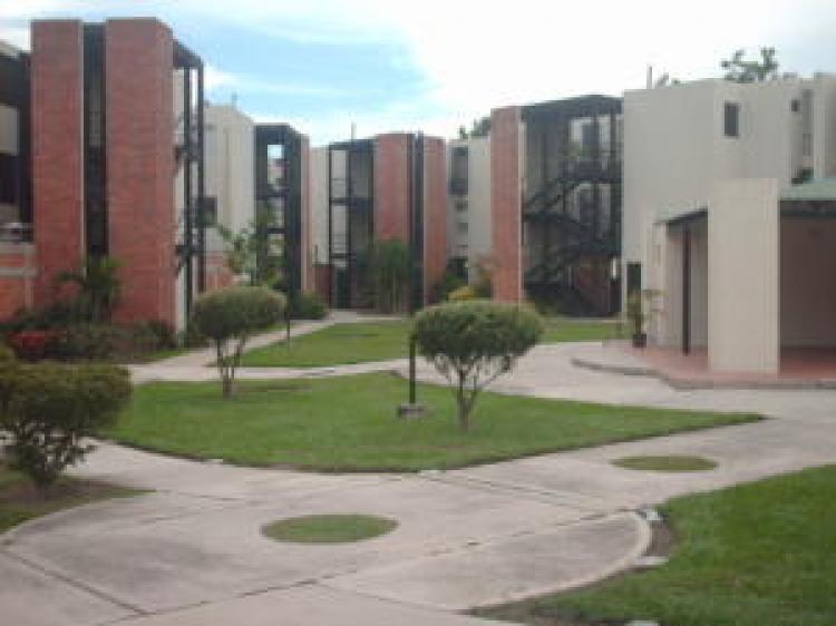 Apartamento  en Venta Ciudad Alianza Guacara Carabobo Cod17-778