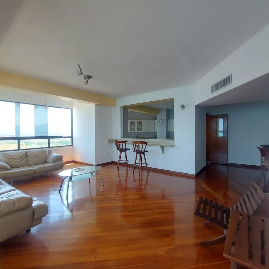 Foto Apartamento en Alquiler en LECHERIA, Diego Bautista Urbaneja, Anzoátegui - U$D 100.000 - APA247649 - BienesOnLine