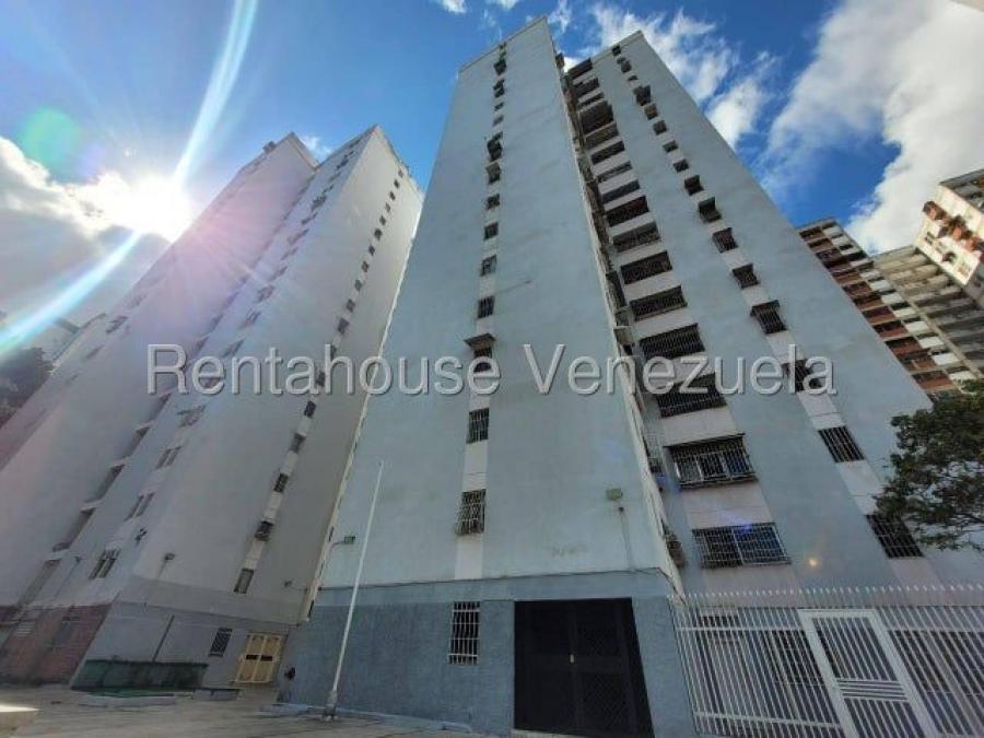 Apartamento en Venta El Valle # 25-13815 G. 04143054662 - 04143247646