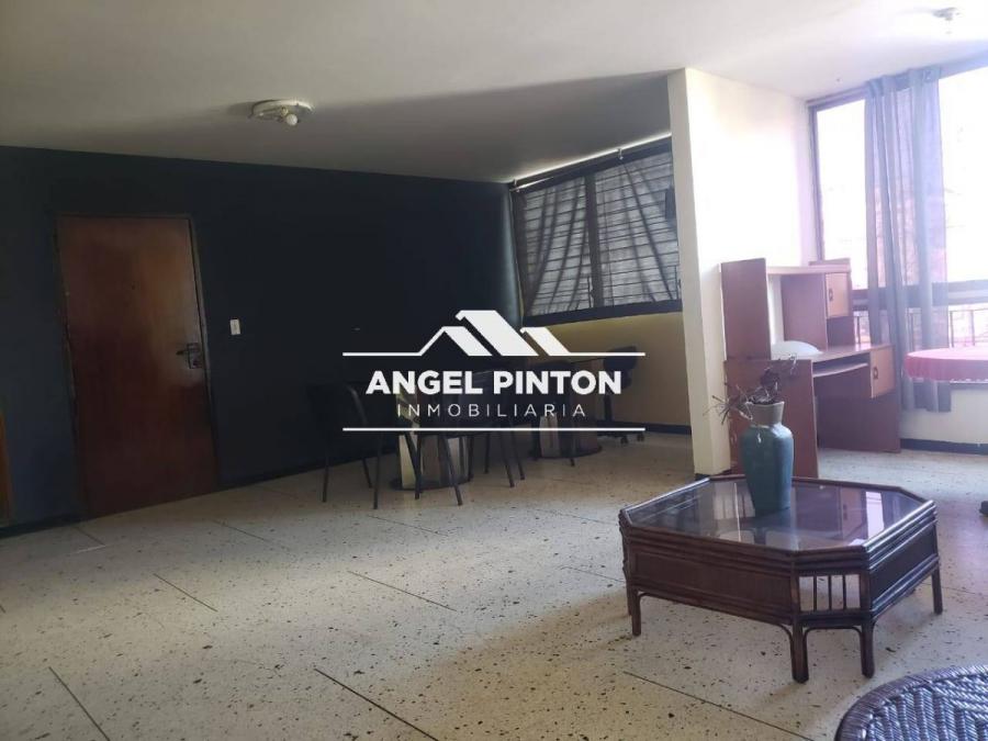 APARTAMENTO EN VENTA EN AV BELLA VISTA MARACAIBO API 6472