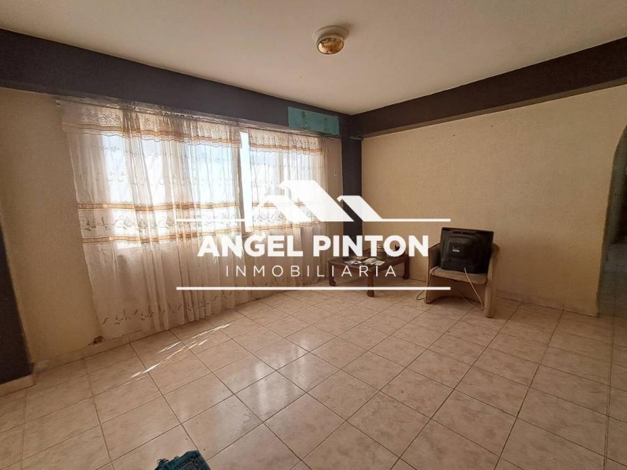 APARTAMENTO EN VENTA EN LA POMONA MARACAIBO API 0183