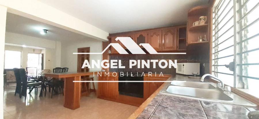 APARTAMENTO EN VENTA EN LA TRINIDAD MARACAIBO API 6751