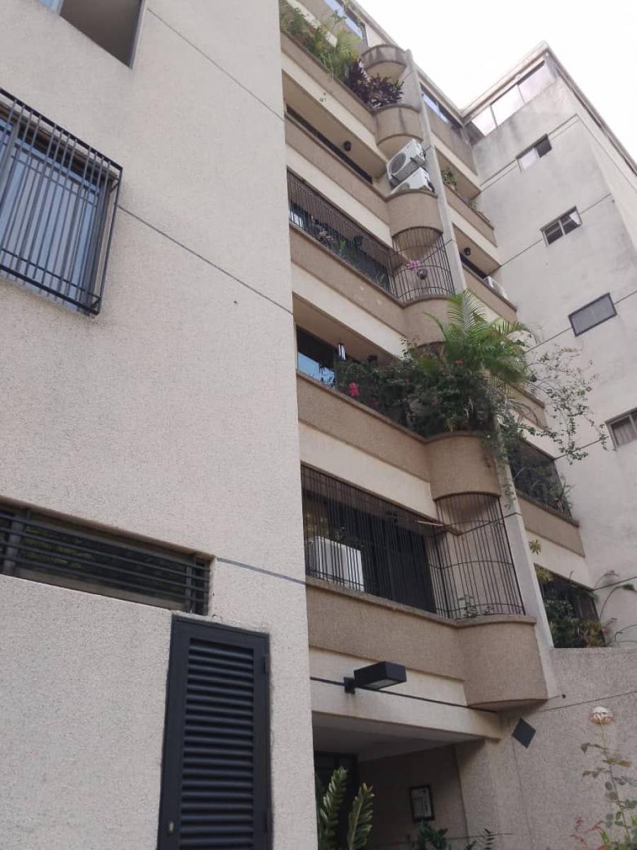 Apartamento en Venta en la Urbanización Miranda Edificio CAPRI Municipio Sucre Caracas Distrito Capi