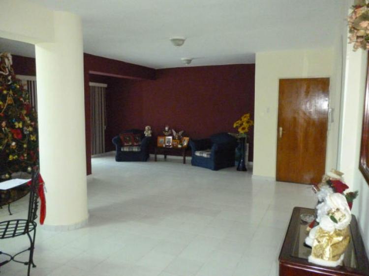 Apartamento en Venta en Naguanagua, CodFLEX 14-37 Ybra