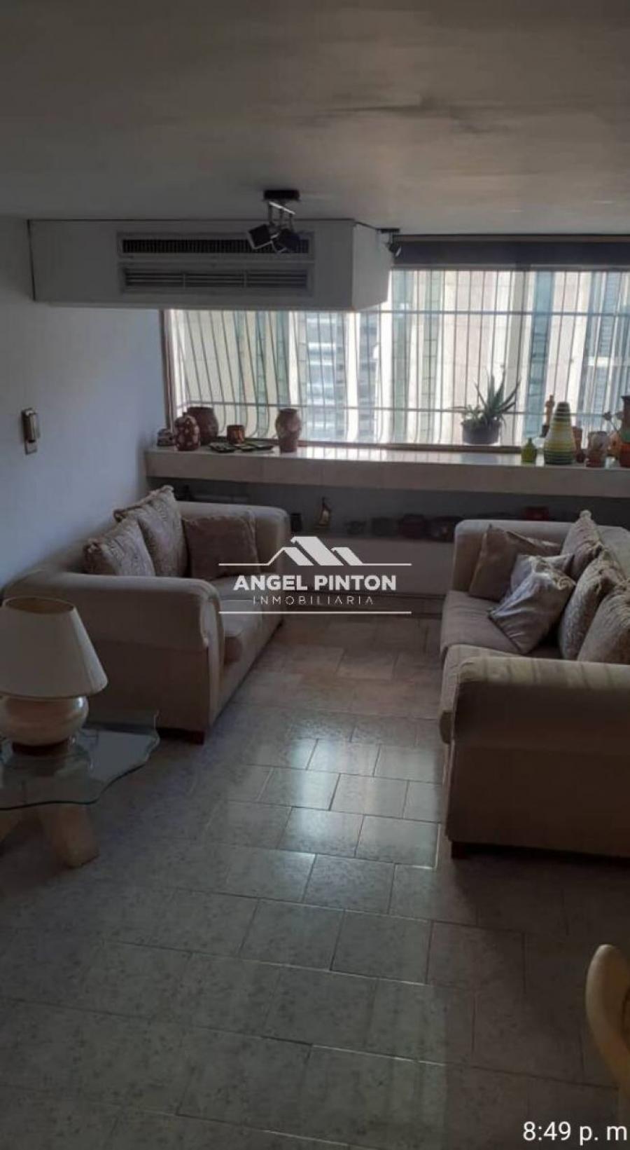 APARTAMENTO EN VENTA EN PARQUE CENTRAL CARACAS API 9233