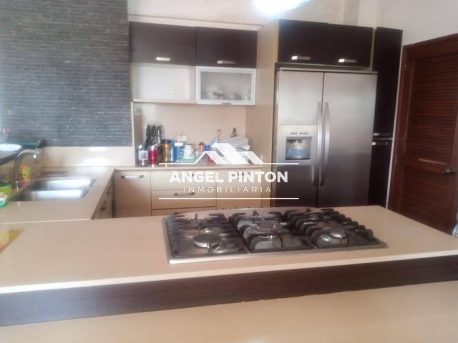 Foto Apartamento en Venta en Maracaibo, Zulia - U$D 100.000 - APV242295 - BienesOnLine