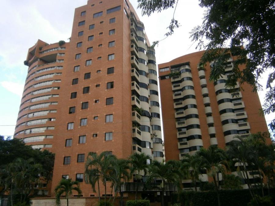 APARTAMENTO EN VENTA LOS MANGOS VALENCIA CARABOBO 21-2169 RAHV