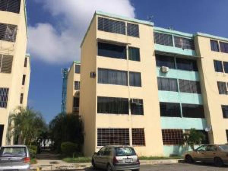 Apartamento en Venta Paraparal Los Guayos Carabobo     Cod16-17346