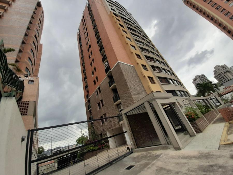 Apartamento en venta ubicado en Agua Blanca Velencia Carabobo MLS #21-1276  Eloisa M +584244456227