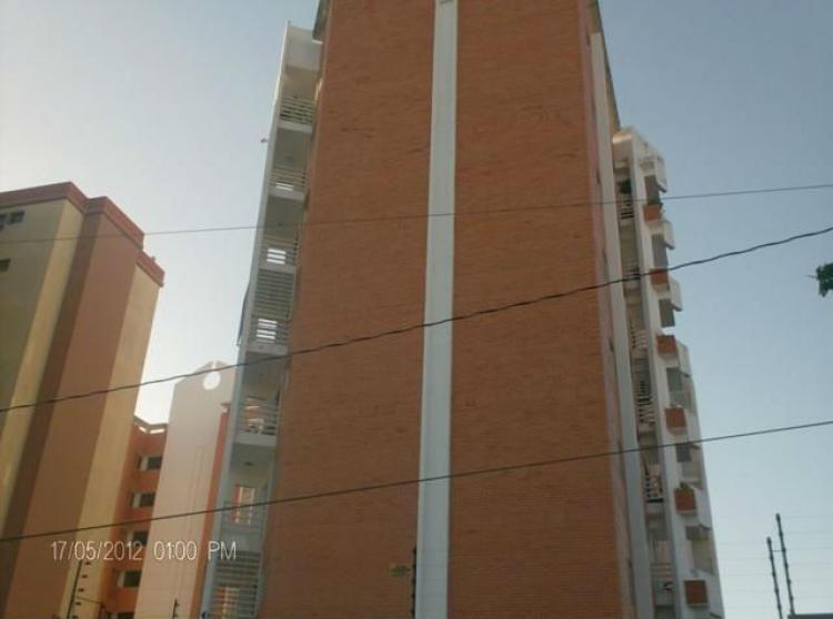 Foto Apartamento en Venta en Barquisimeto, Lara - BsF 75.500.000 - APV90078 - BienesOnLine