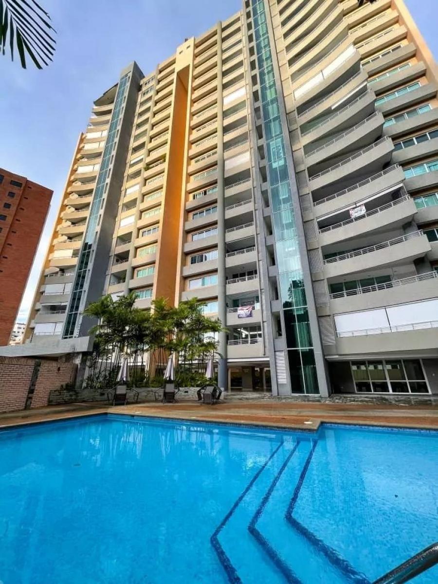 APARTAMENTO RES. GRAN MANDALAY EL BOSQUE, VALENCIA, LUISA MEZONES VENDE.