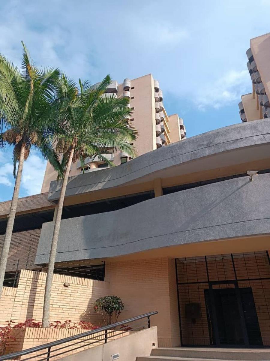 APARTAMENTO TIPO ESTUDIO EN ALQUILER AV. CUATRICENTENARIO LUISA MEZONES VENDE