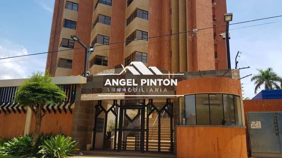 APARTAMENTO VENTA AV EL MILAGRO MARACAIBO API 489