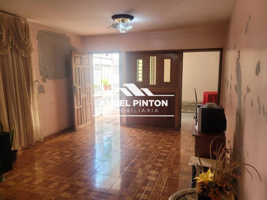 APARTAMENTO VENTA LA POMONA MARACAIBO API 6440