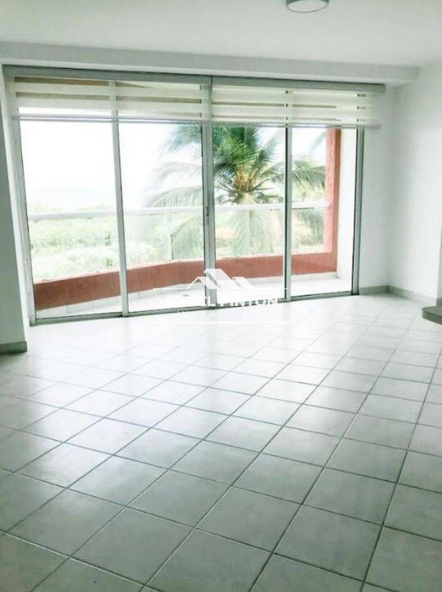 APARTAMENTO VENTA PLAYA EL AGUA PORLAMAR API 3936