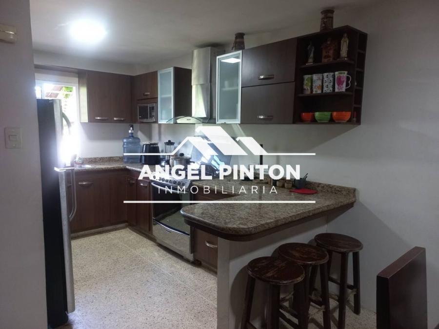 APARTAMENTO VENTA RES SAN MIGUEL MARACAIBO API 6490 