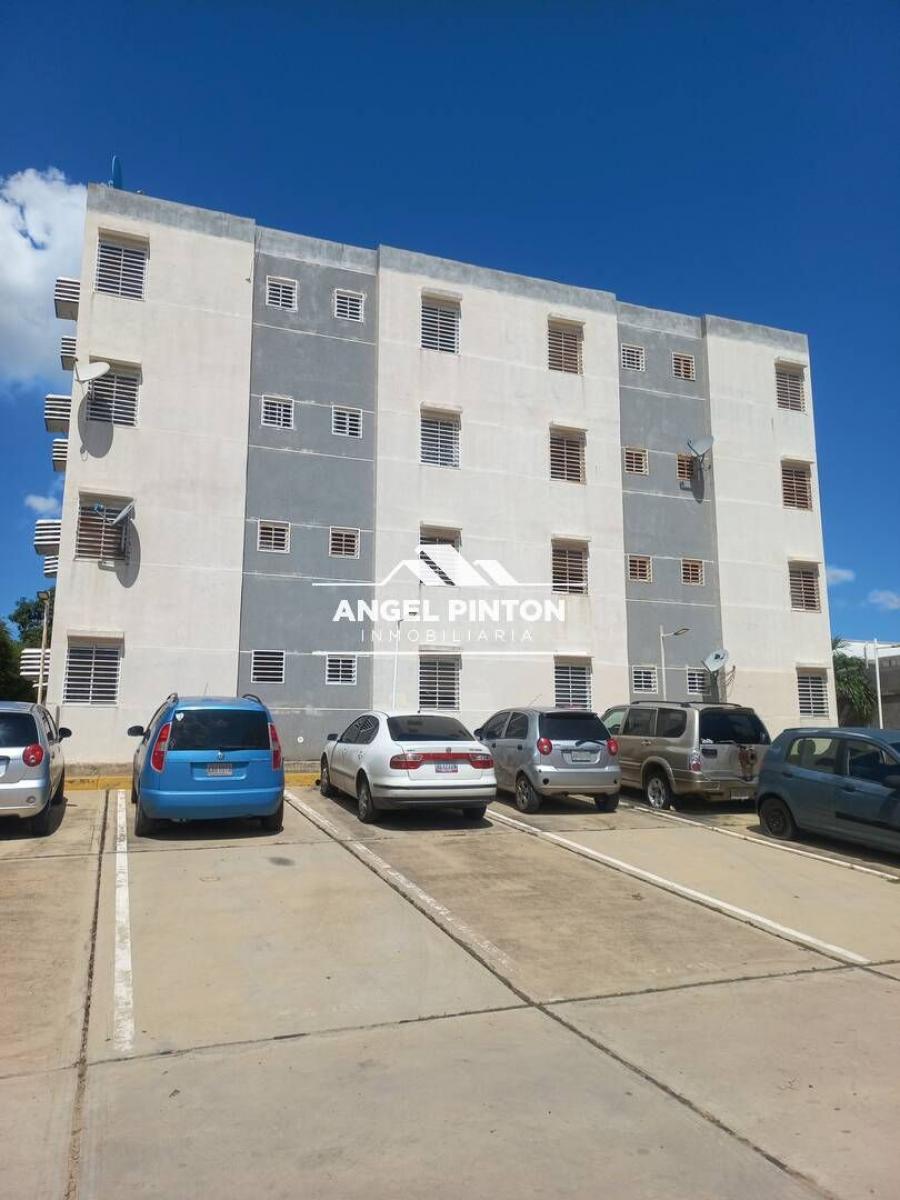 APARTAMENTO VENTA RES SAN MIGUEL MARACAIBO API 6490