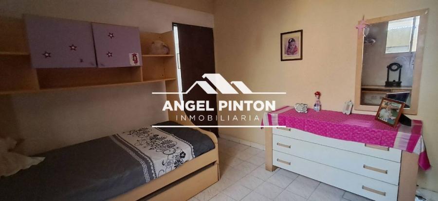 APARTAMENTO VENTA SANTA RITA RES EL CARMEN MARACAIBO API 0175 