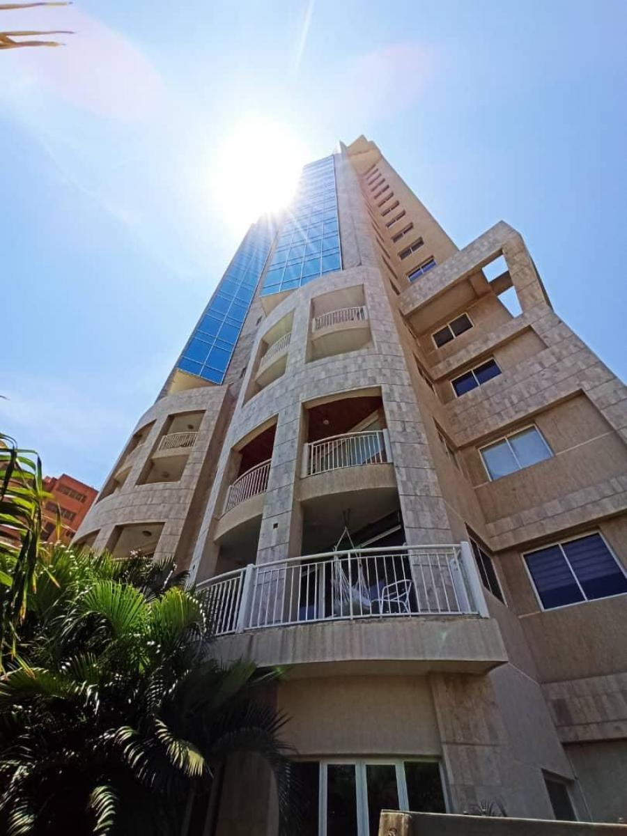 Apto. en Venta Edif. Costa Smeralda Remax Millenium