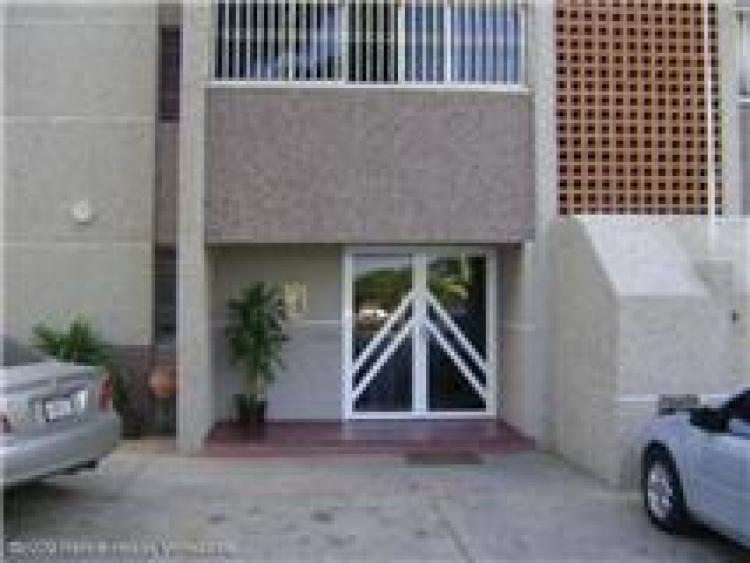 Foto Apartamento en Venta en El Milagro Código: MLS # 09-4626, Maracaibo, Zulia - BsF 500.000 - APV20525 - BienesOnLine