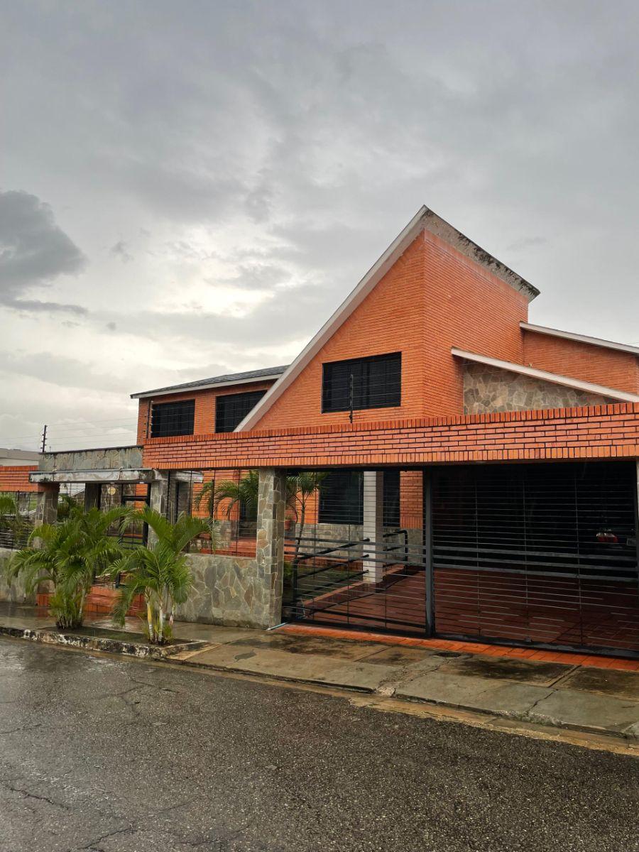 Foto Casa en Venta en San jose, Guataparo, Carabobo - U$D 280.000 - CAV230796 - BienesOnLine