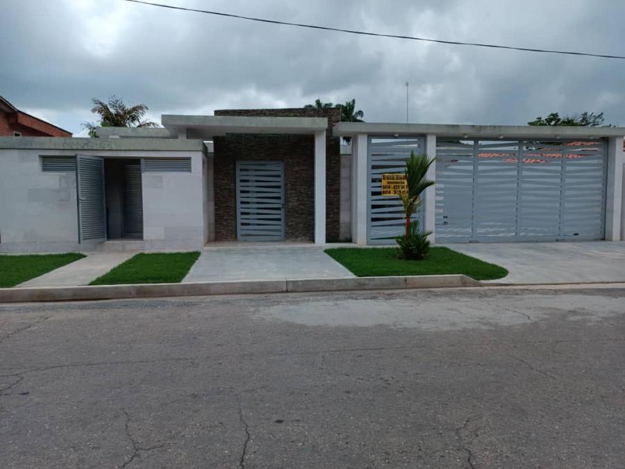 Foto Casa en Venta en Guaparo, Valencia, Carabobo - U$D 450.000 - CAV219552 - BienesOnLine
