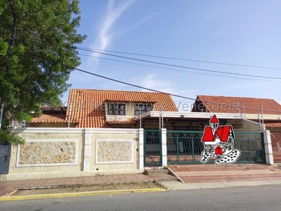 Casa amoblada en venta en zona norte