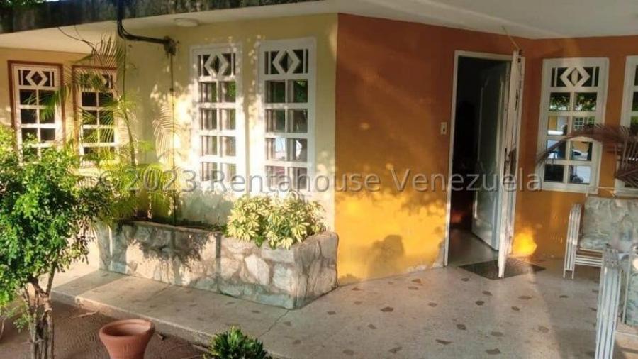 Casa amoblada en venta en zona norte