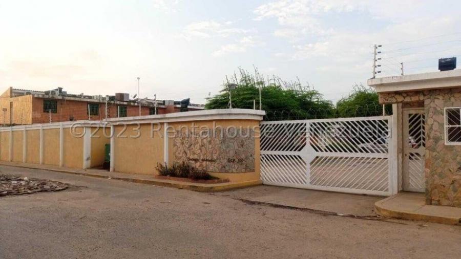 Casa amoblada en venta en zona norte