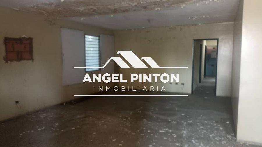 CASA COMERCIAL ALQUILER EN ZONA GASTRONOMICA AV 11 MARACAIBO API 6712